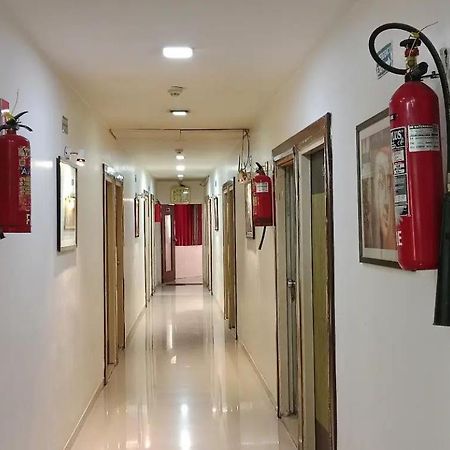 אחמדאבאד Hotel Royal Apple מראה חיצוני תמונה