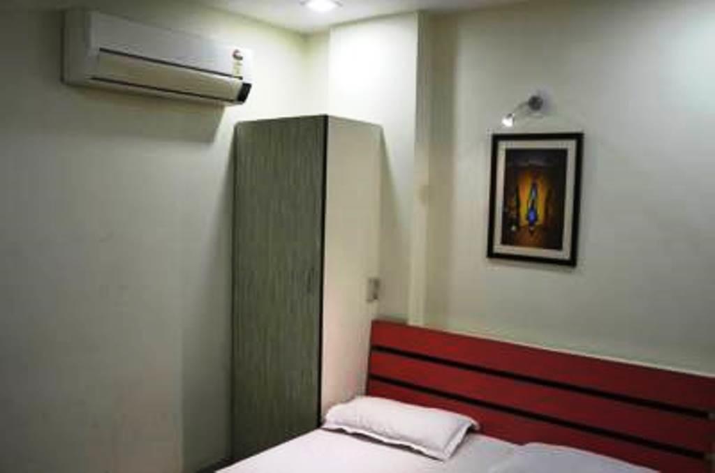 אחמדאבאד Hotel Royal Apple מראה חיצוני תמונה